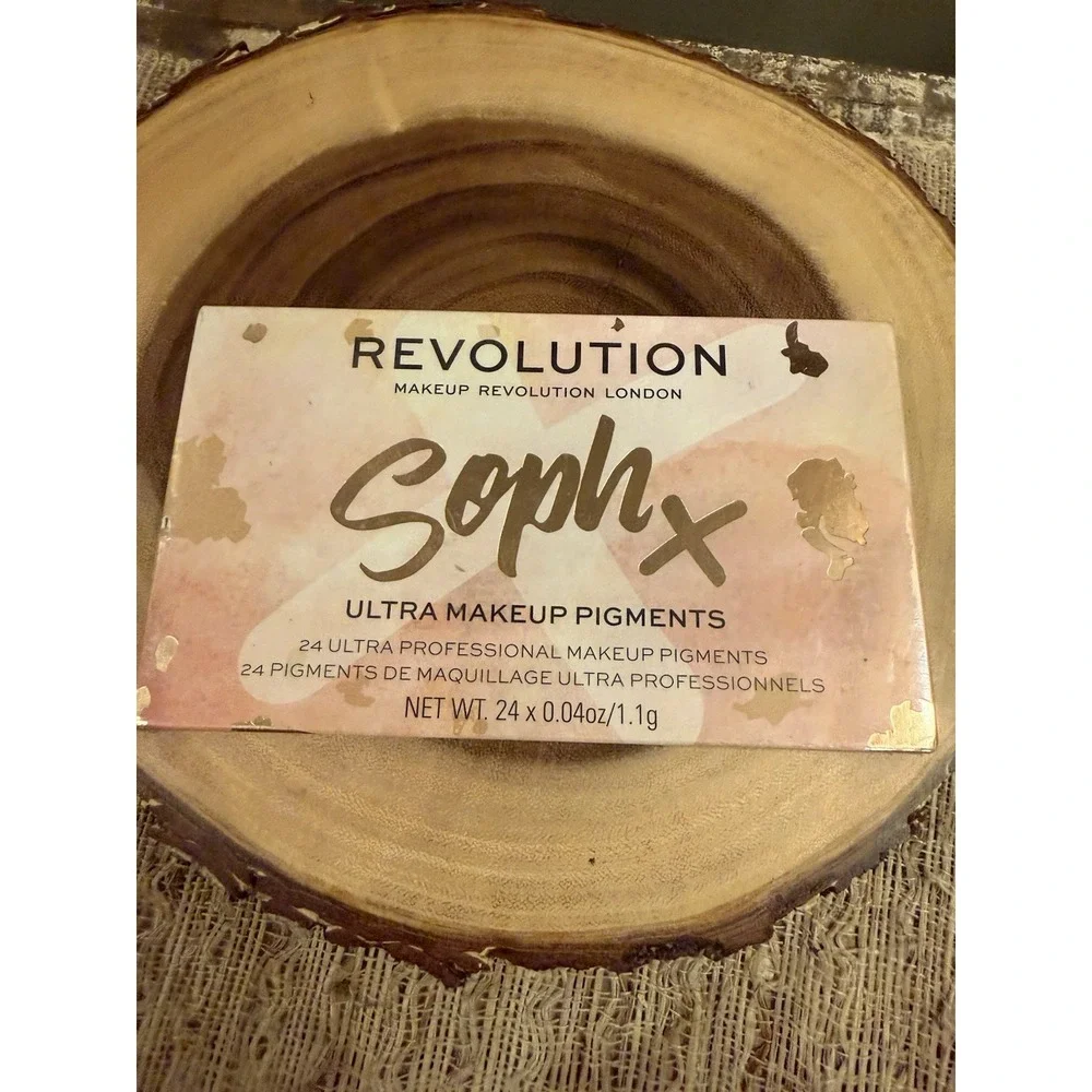 Makeup Revolution Soph X Eyeshadow PIGMENTS Palette 24 Ultra Shades Sealed